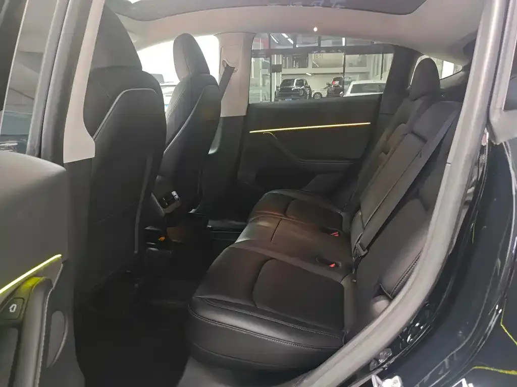 Tesla Model Y 2023 из CN, фото 3