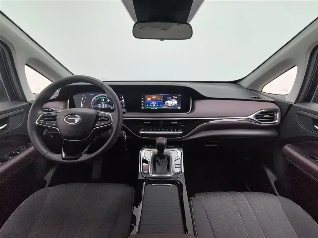 GAC Motor Trumpchi M6 — фото 10