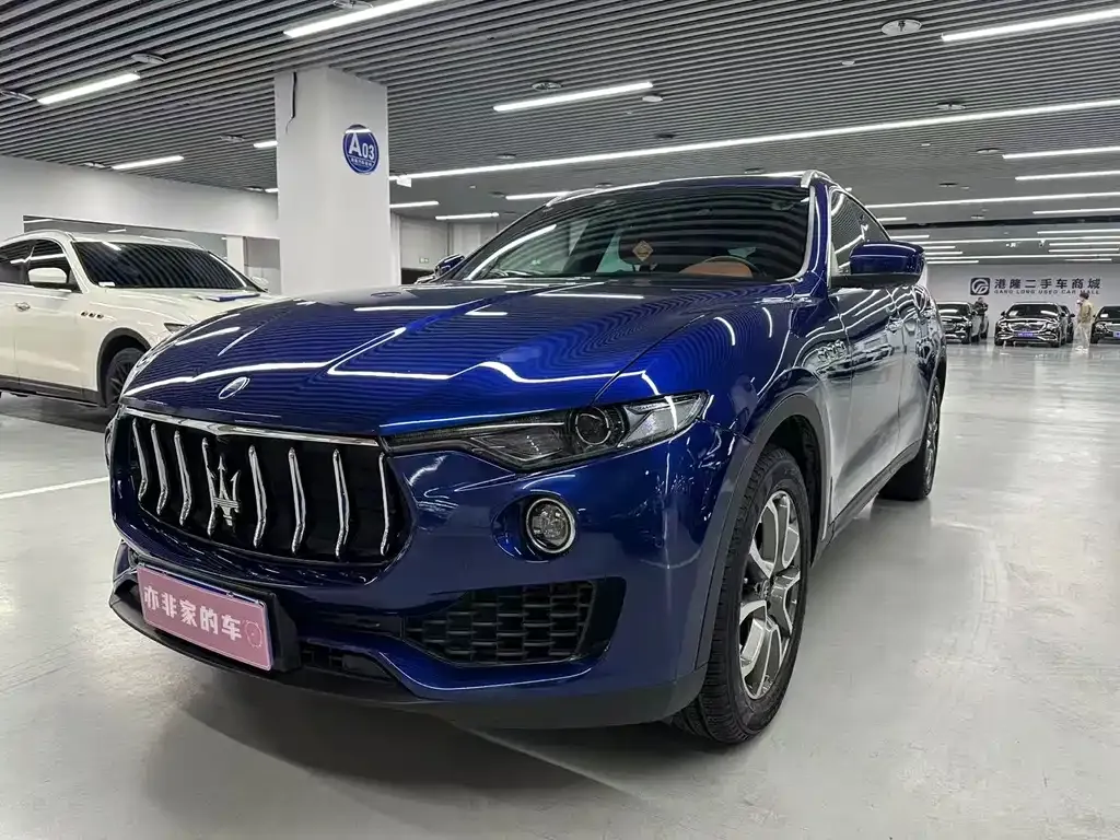 Maserati Levante — фото 1