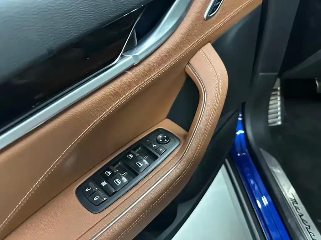 Maserati Levante — фото 8