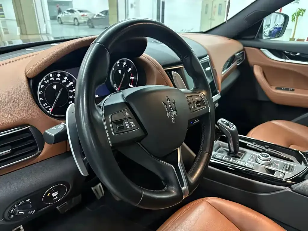 Maserati Levante — фото 7