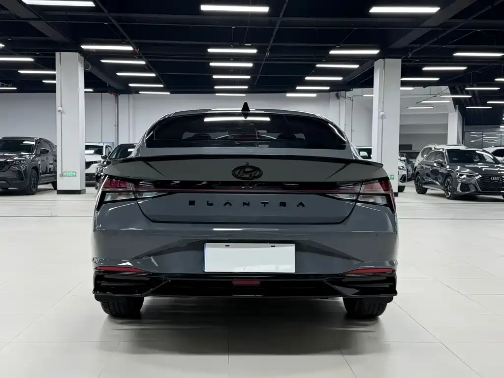 Hyundai Elantra — фото 6