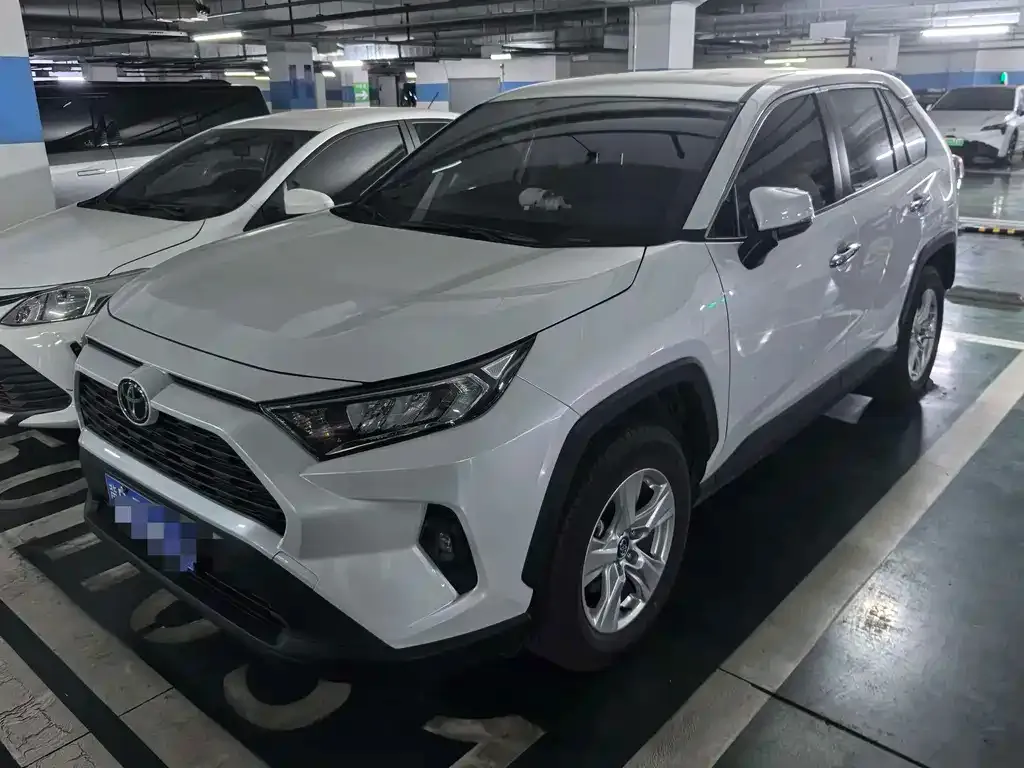 Toyota RAV4 2025 из CN, фото 1