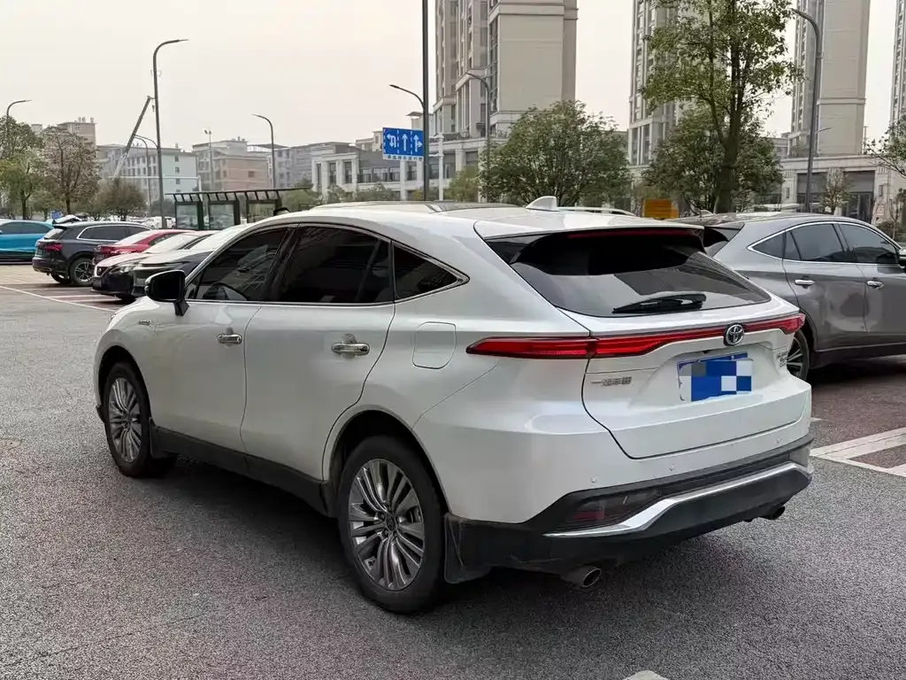 Toyota Harrier — фото 4