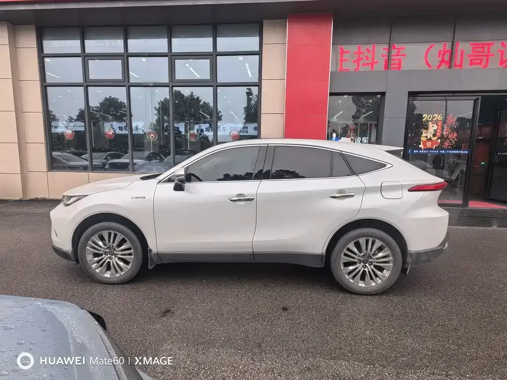 Toyota Harrier — фото 10