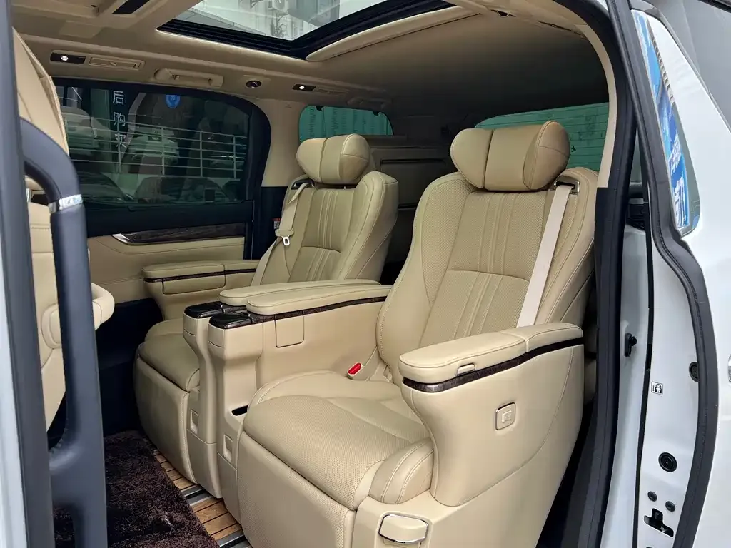 Toyota Alphard 2022 из CN, фото 5