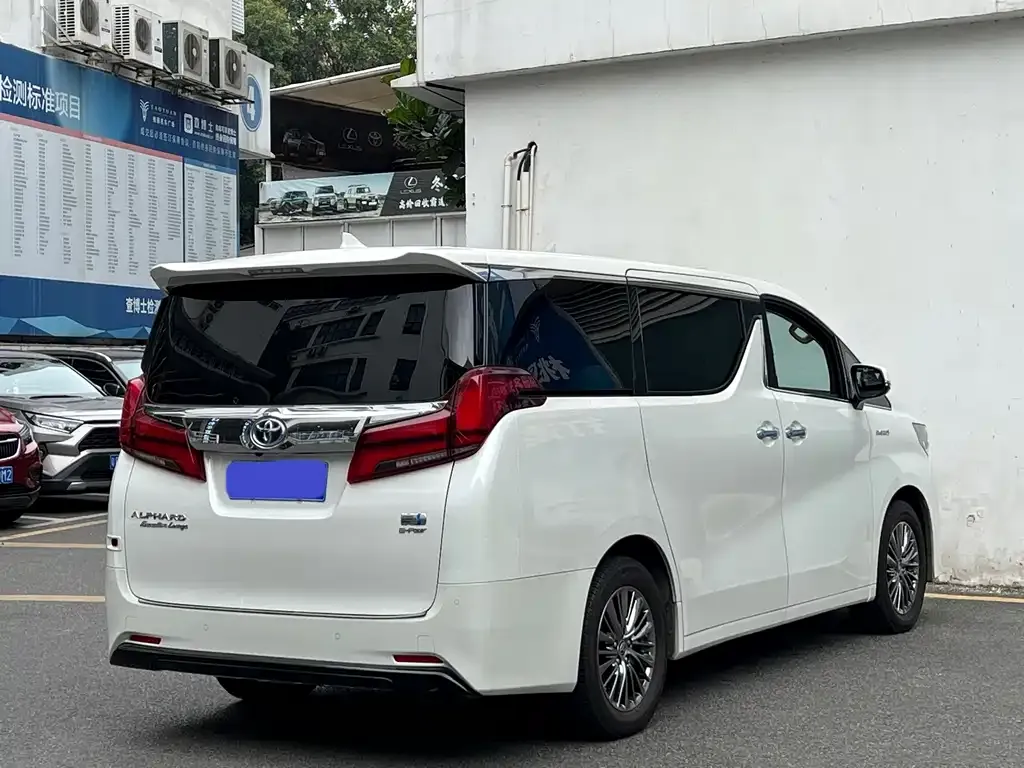 Toyota Alphard 2022 из CN, фото 4