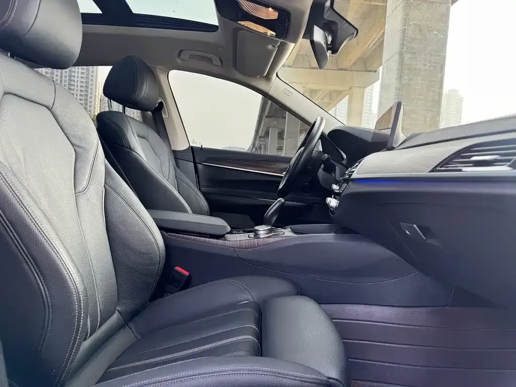 BMW 6 Series GT 2023 из CN, фото 2