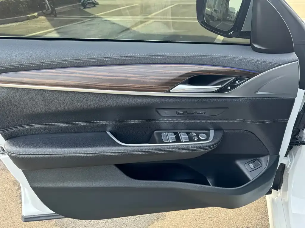 BMW 6 Series GT 2023 из CN, фото 3