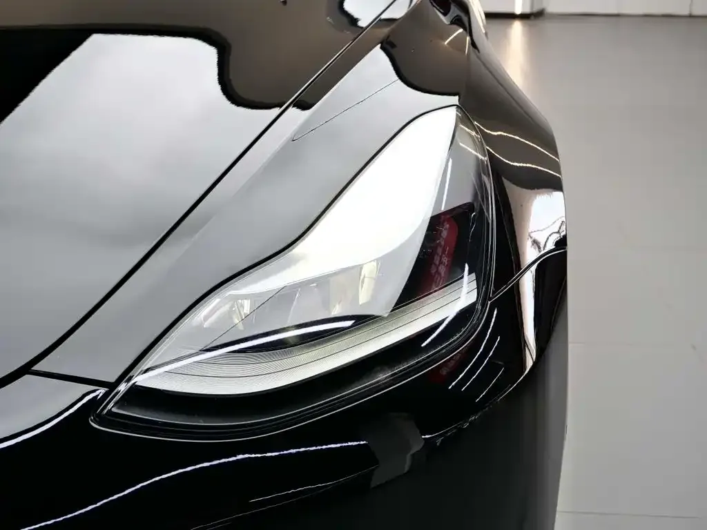 Tesla Model 3 — фото 2