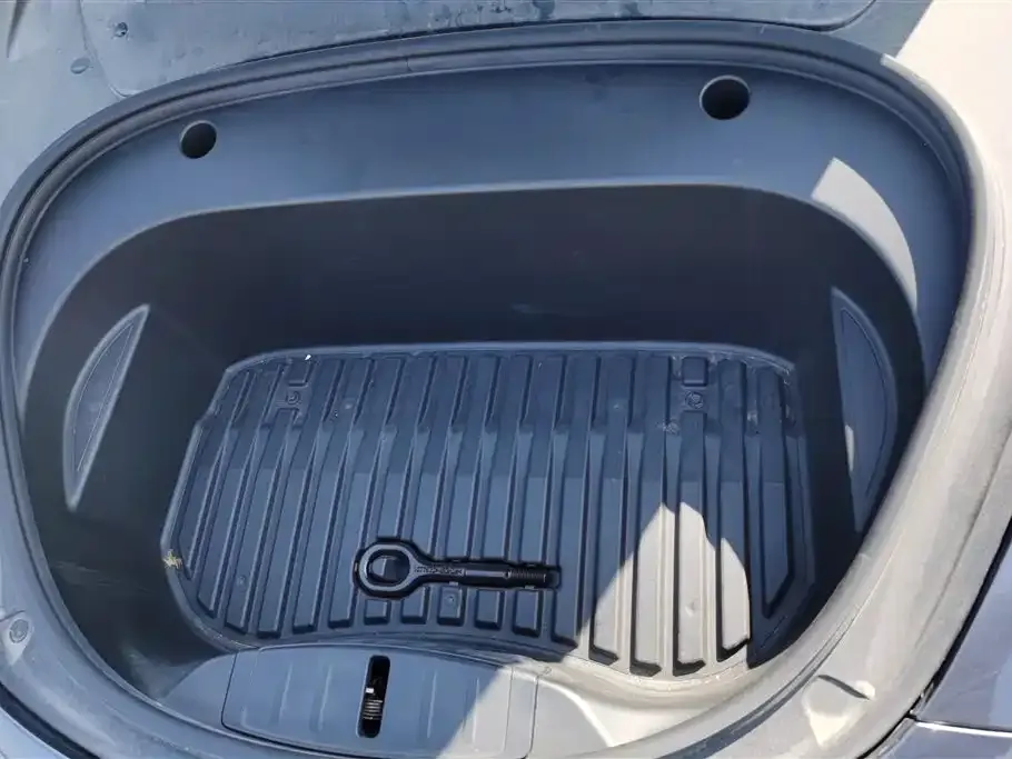 Tesla Model 3 — фото 2