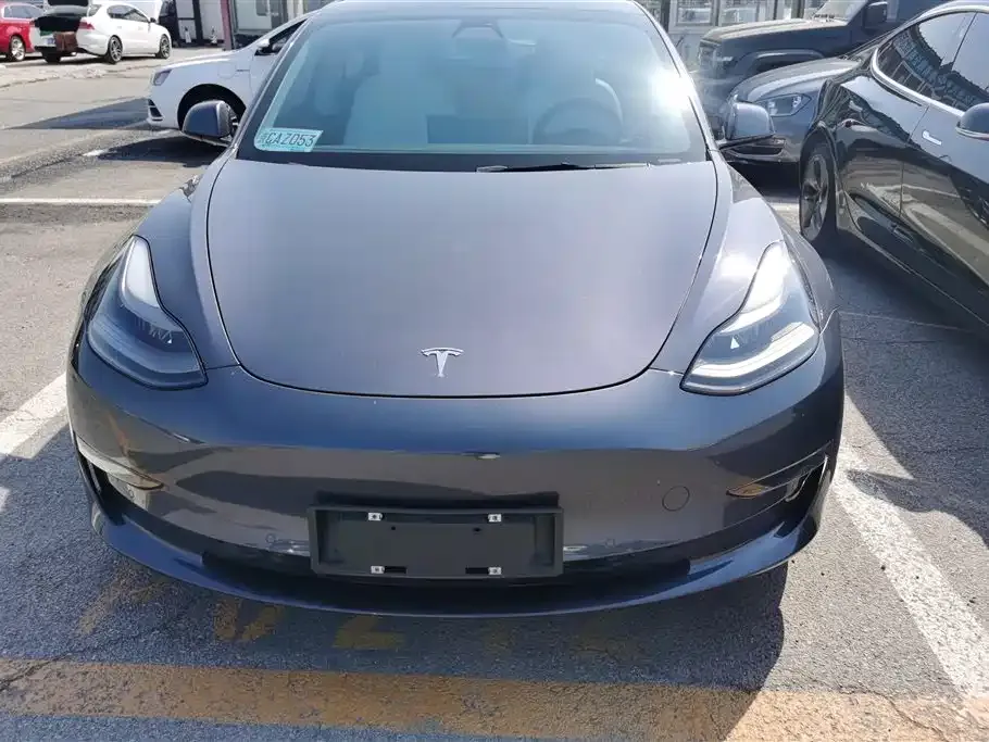 Tesla Model 3 — фото 9
