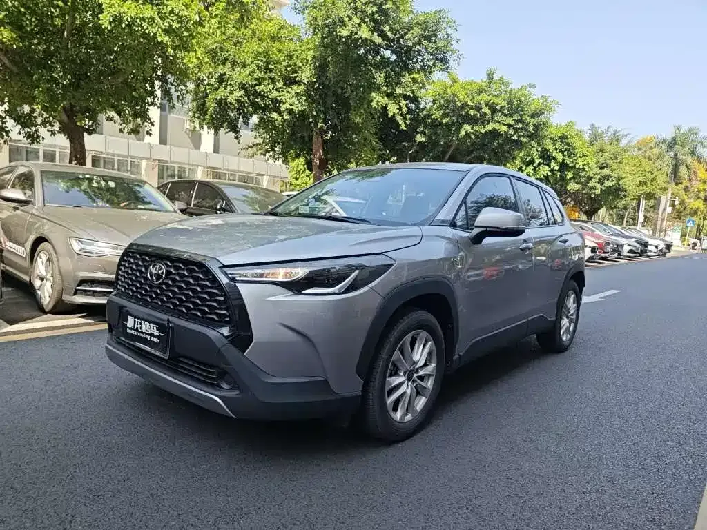 Toyota Corolla Cross — фото 1