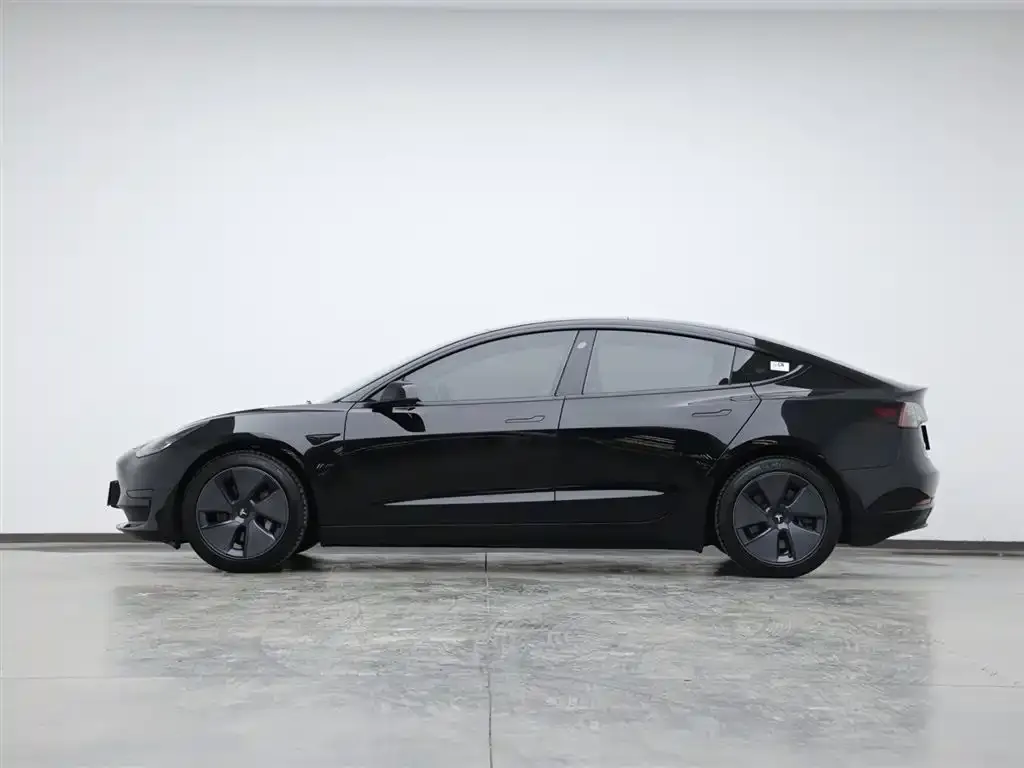 Tesla Model 3 — фото 5