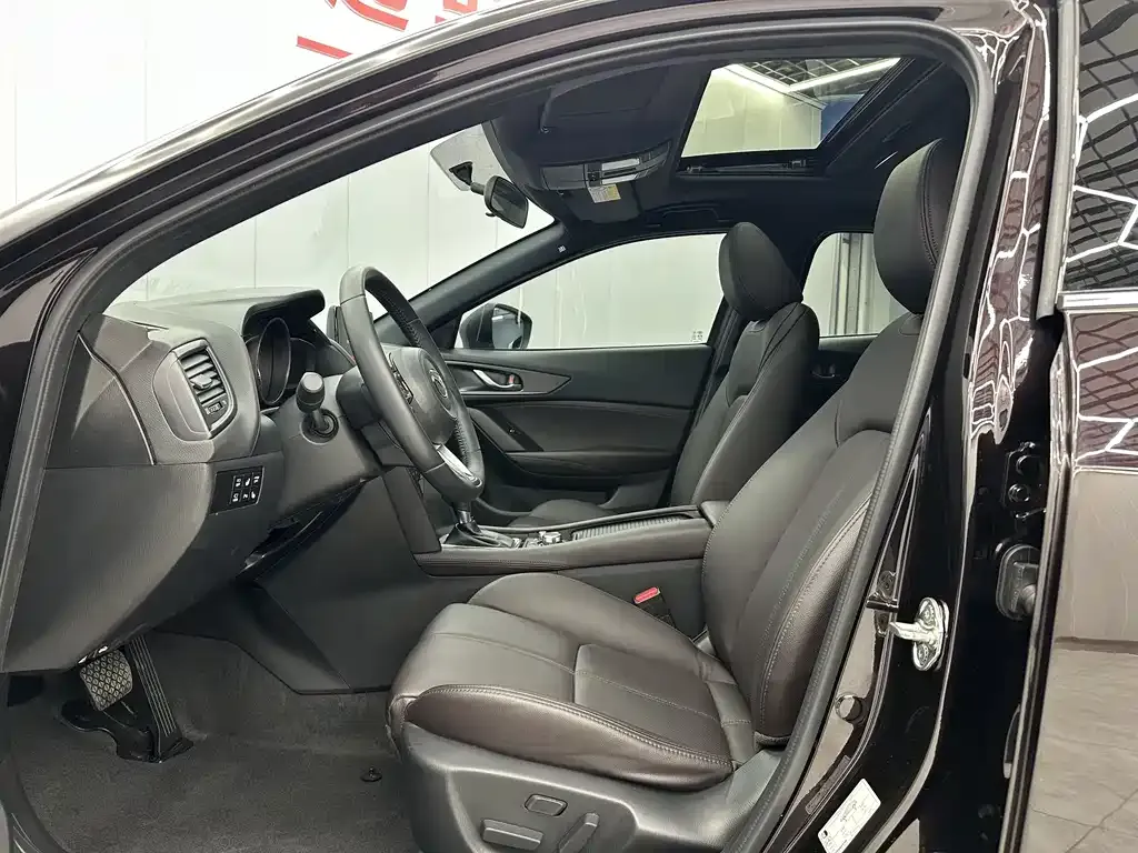 Mazda CX-4 2023 из CN, фото 8