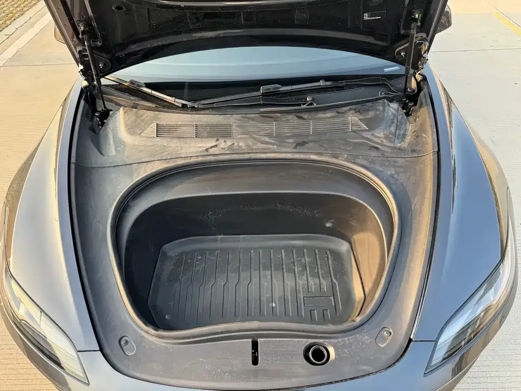 Tesla Model 3 — фото 10