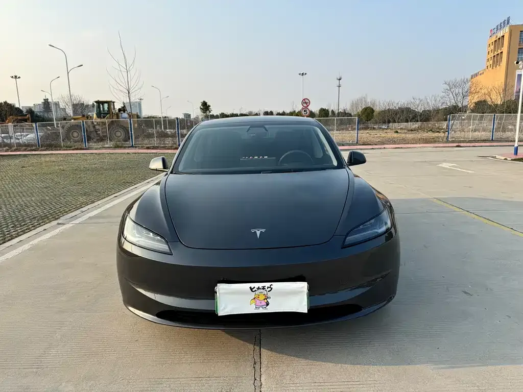 Tesla Model 3 — фото 4