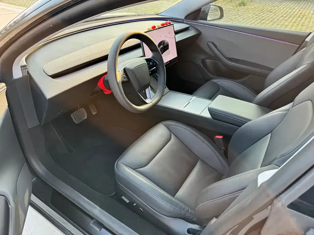 Tesla Model 3 — фото 8