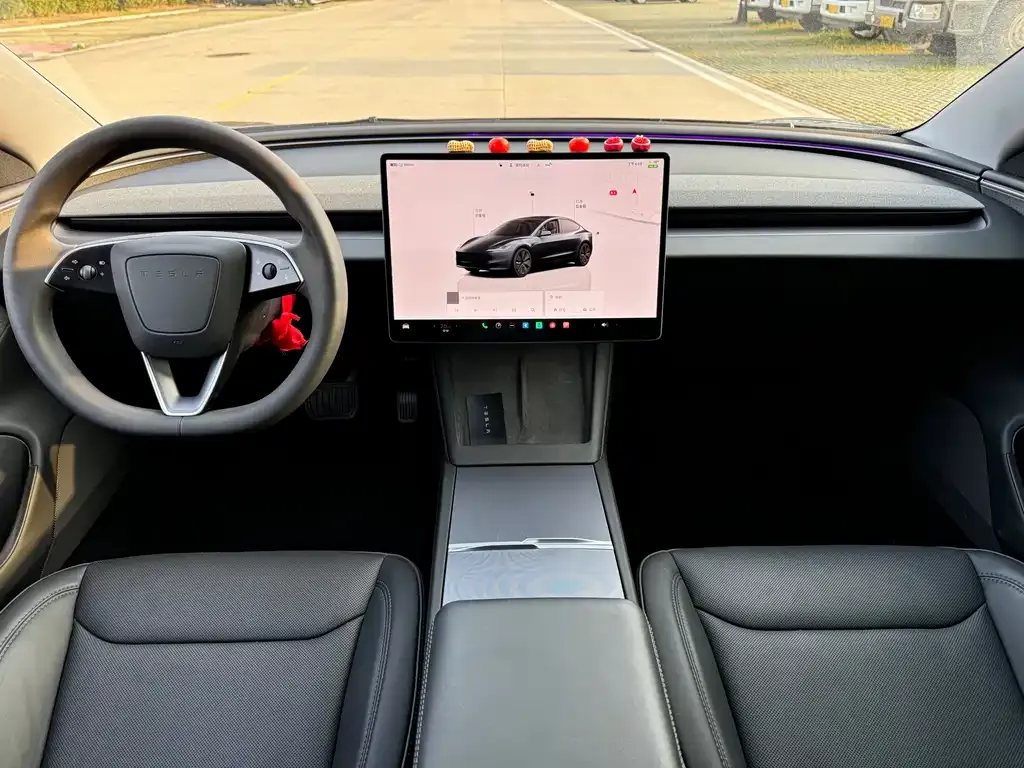 Tesla Model 3 — фото 5
