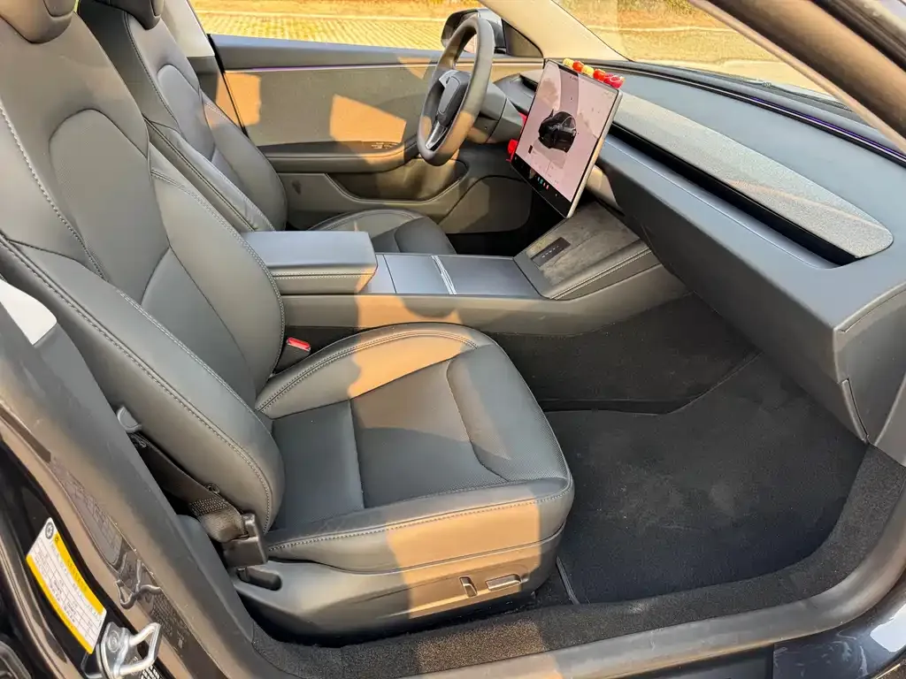 Tesla Model 3 — фото 6