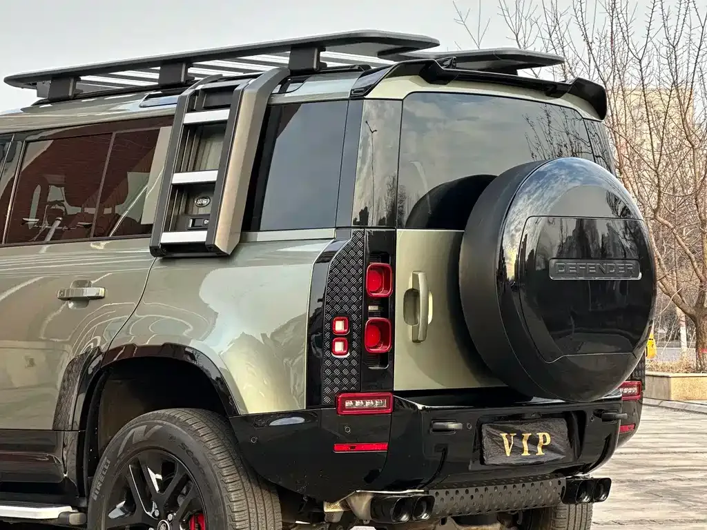 Land Rover Defender — фото 10