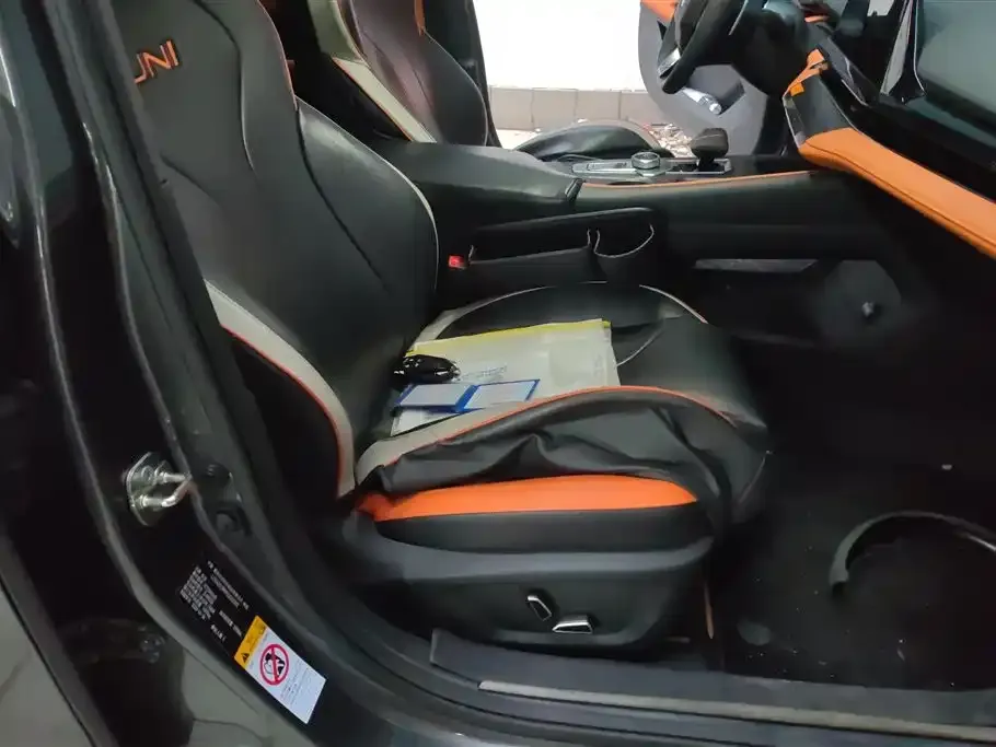 Changan UNI-V 2023 из CN, фото 2