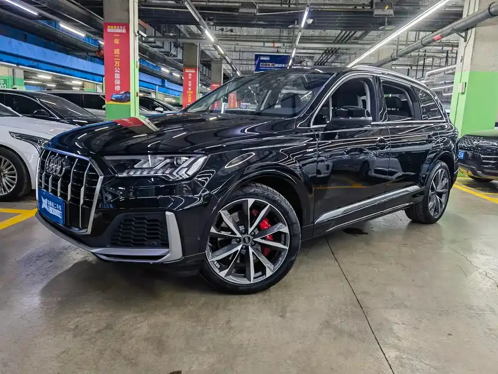 Audi Q7 — фото 1