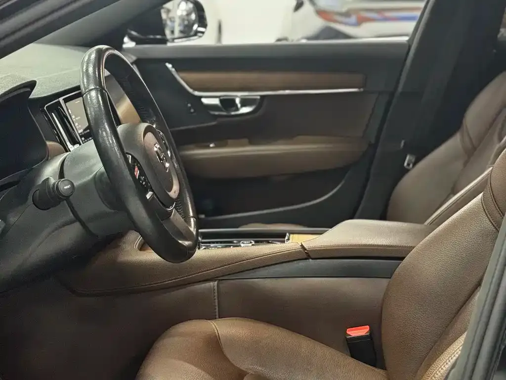 Volvo S90 — фото 10
