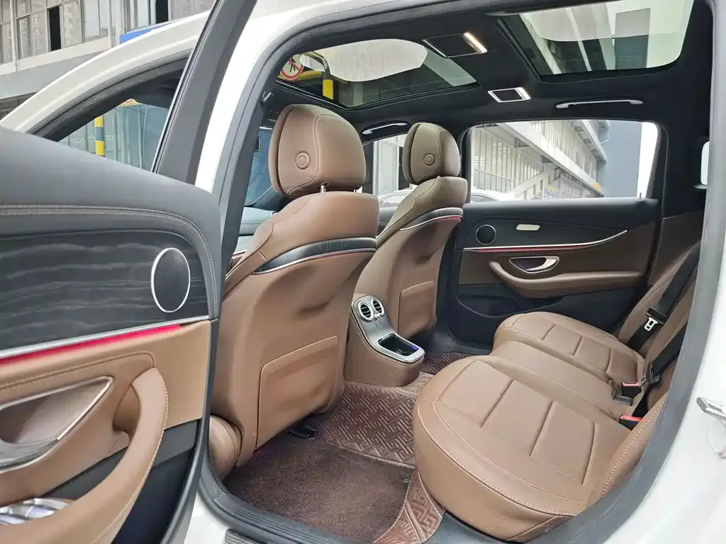 Mercedes-Benz E-Class 2023 из CN, фото 2