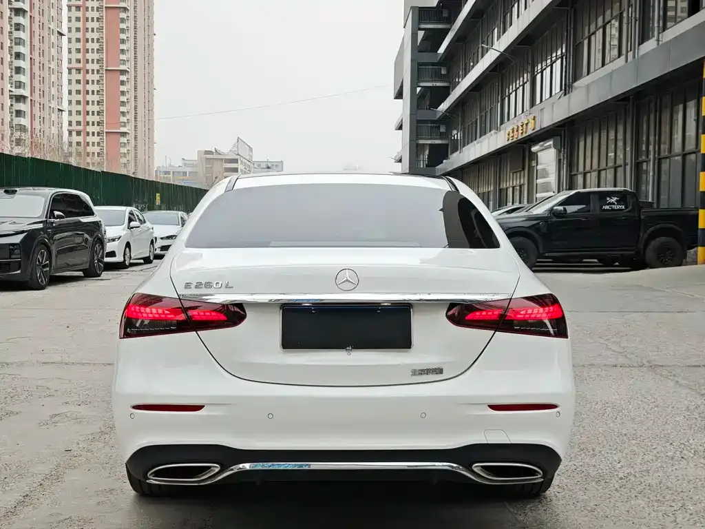 Mercedes-Benz E-Class 2023 из CN, фото 3