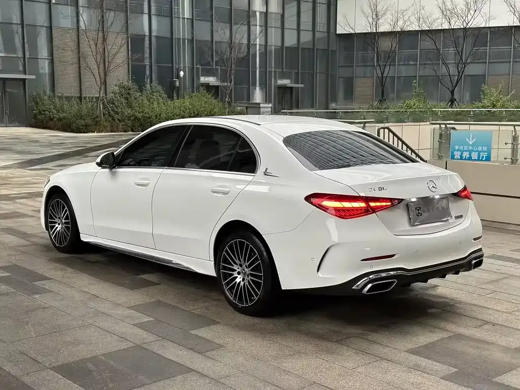 Mercedes-Benz C-Class — фото 10