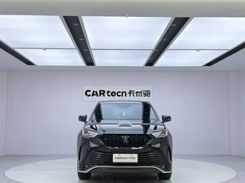 Toyota Crown Kluger 2024 из CN, фото 7