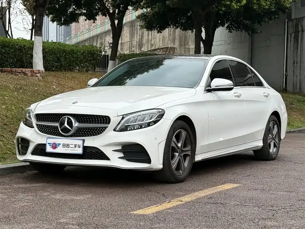 Mercedes-Benz C-Class — фото 1