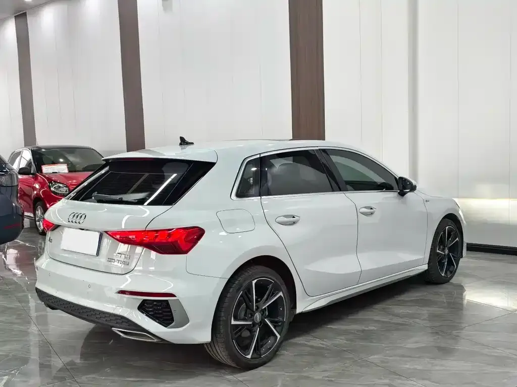 Audi A3 2021 из CN, фото 2