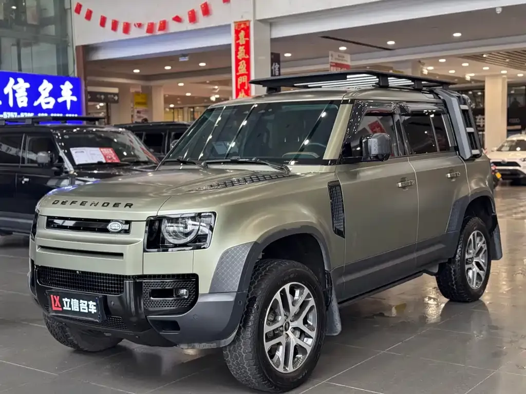 Land Rover Defender — фото 1