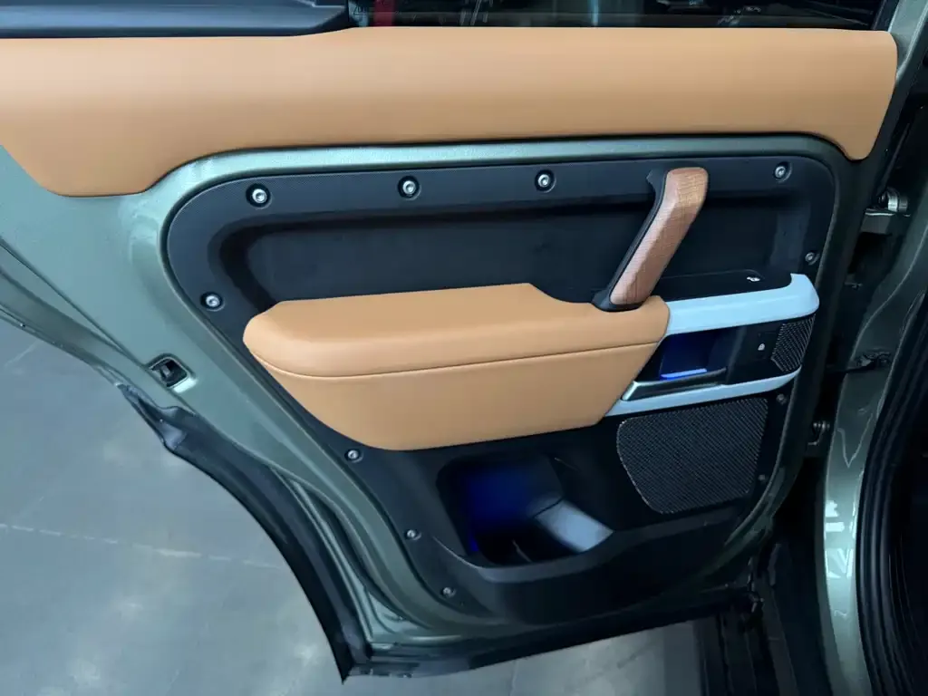 Land Rover Defender — фото 2