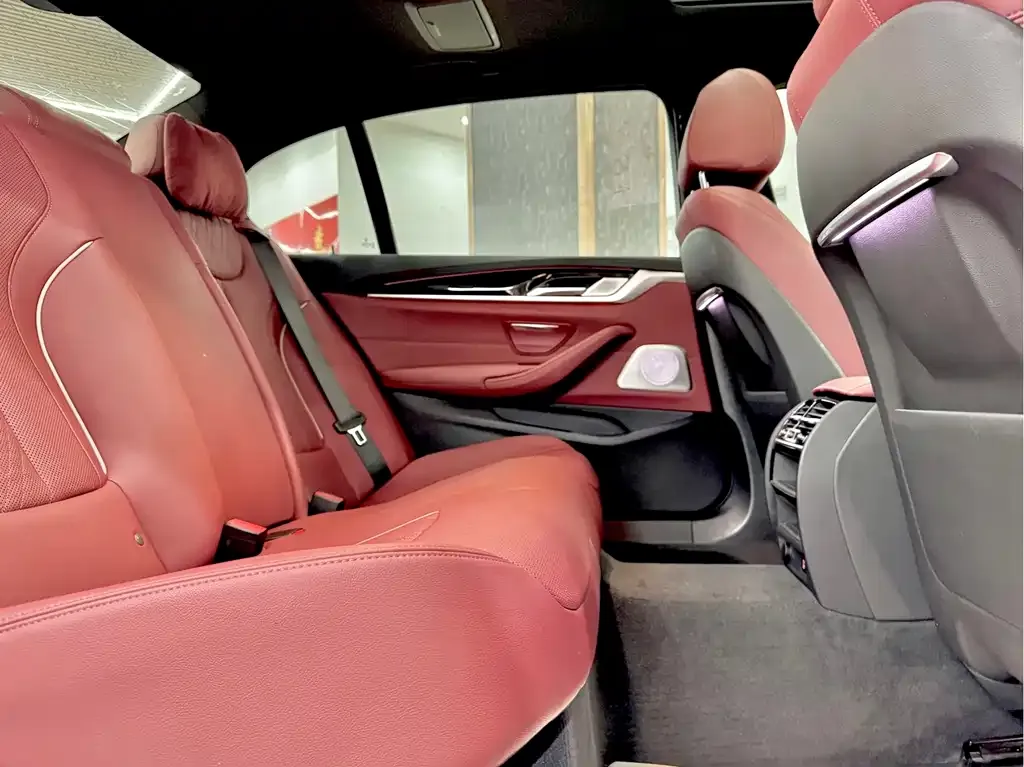 BMW 5 Series 2023 из CN, фото 9