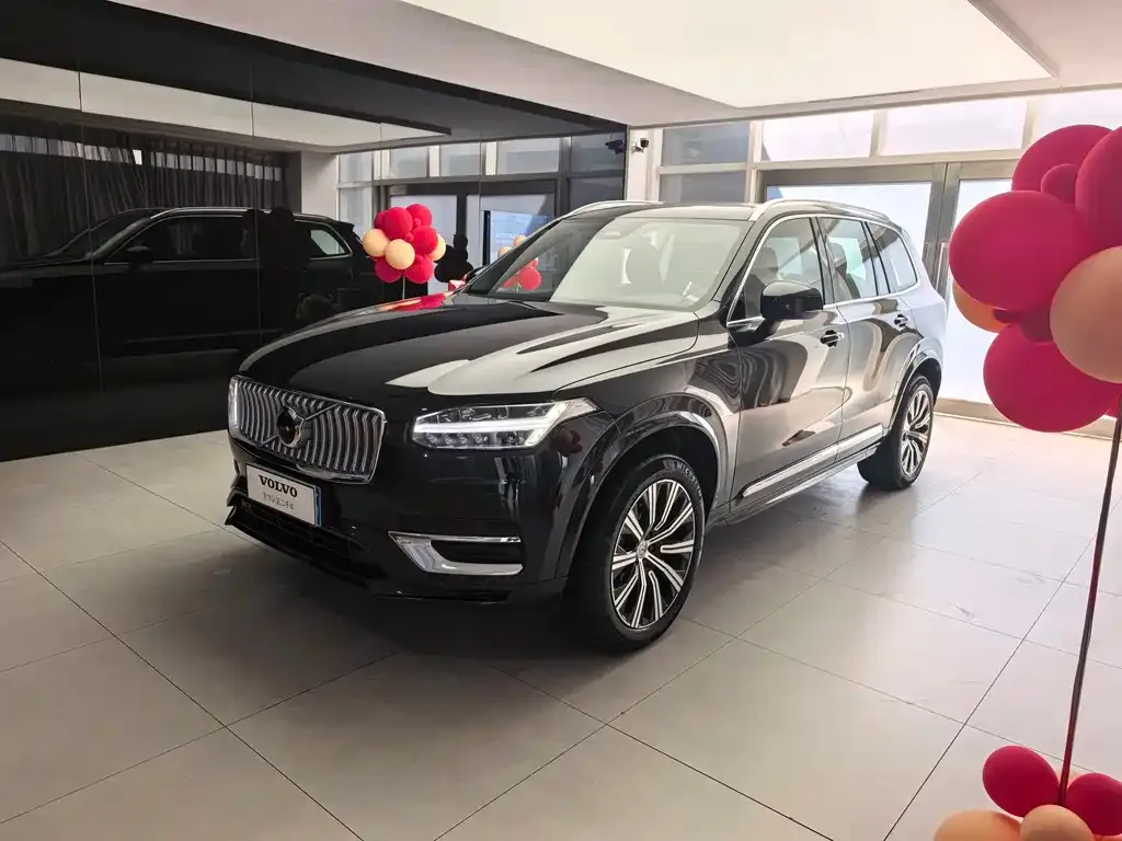 Volvo XC90 — фото 1