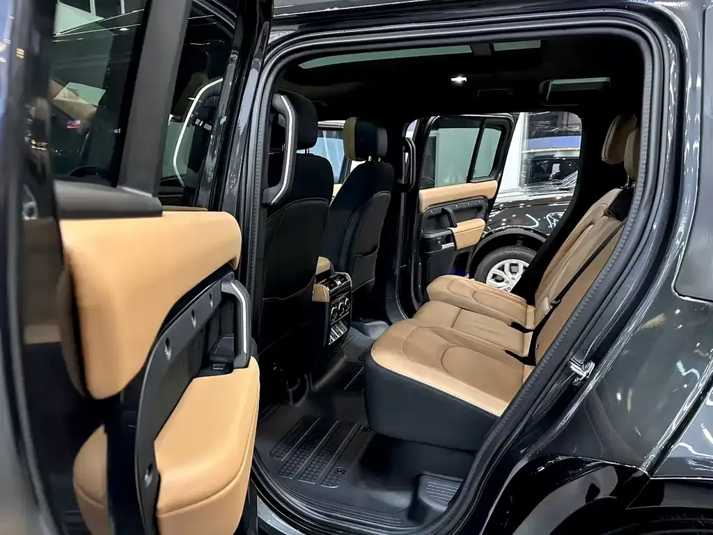 Land Rover Defender — фото 6