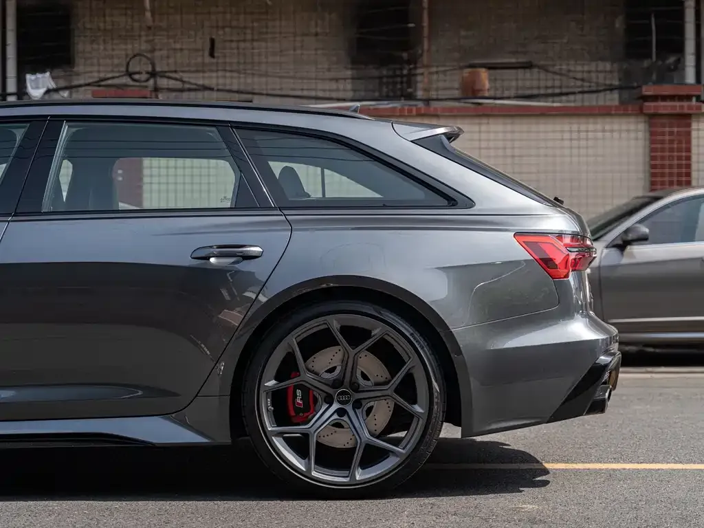 Audi RS 6 2022 из CN, фото 8