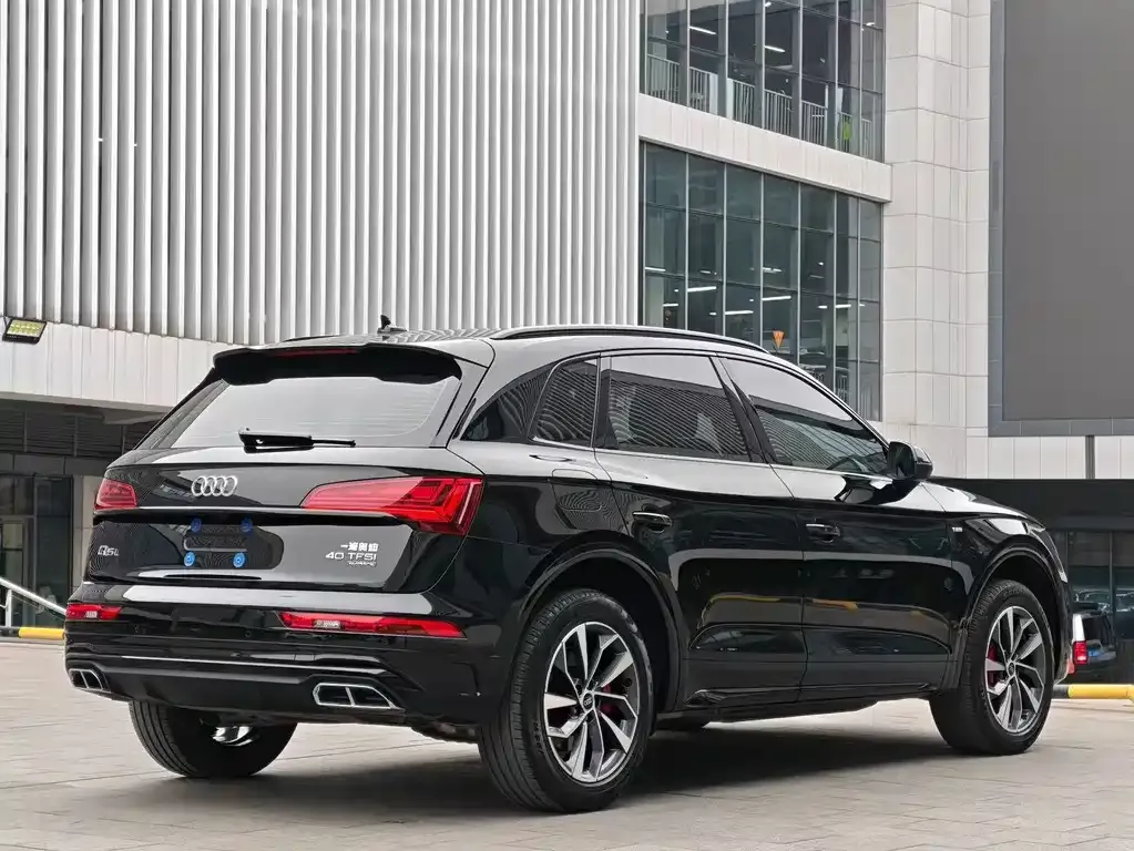 Audi Q5L — фото 4
