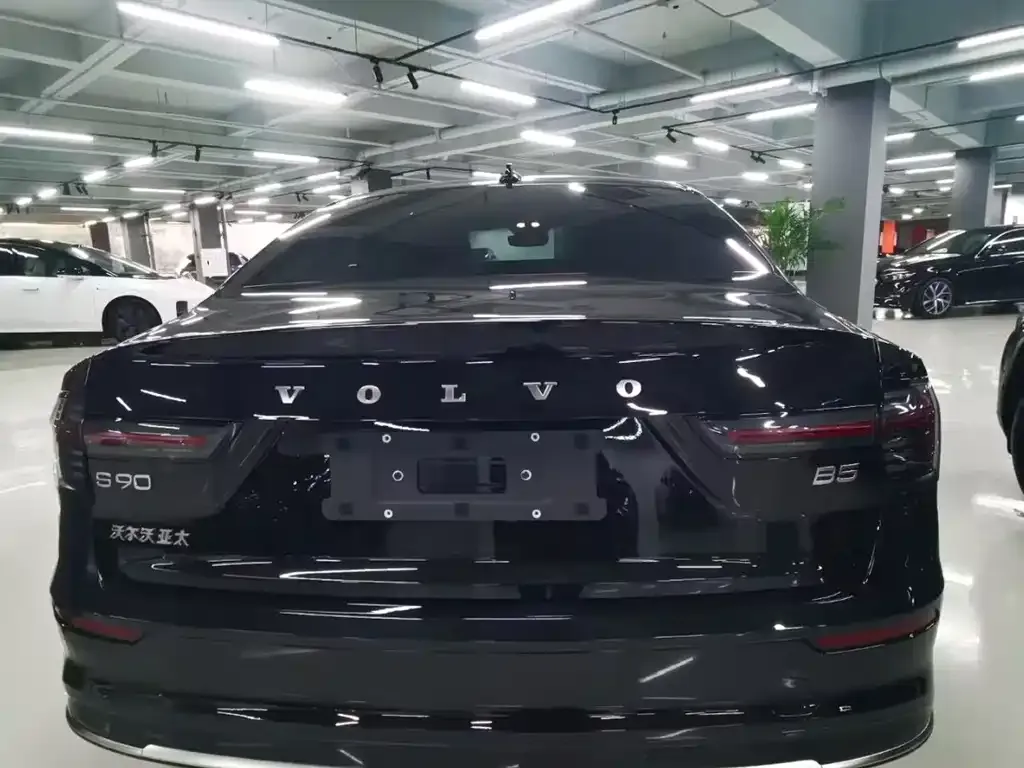 Volvo S90 — фото 8