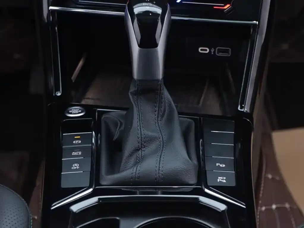 Volkswagen Passat — фото 10