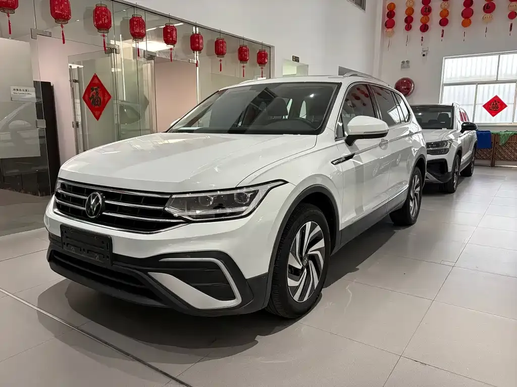 Volkswagen Tiguan L 2023 из CN, фото 1