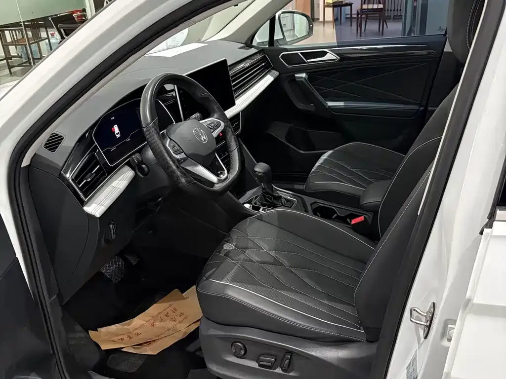 Volkswagen Tiguan L 2023 из CN, фото 4