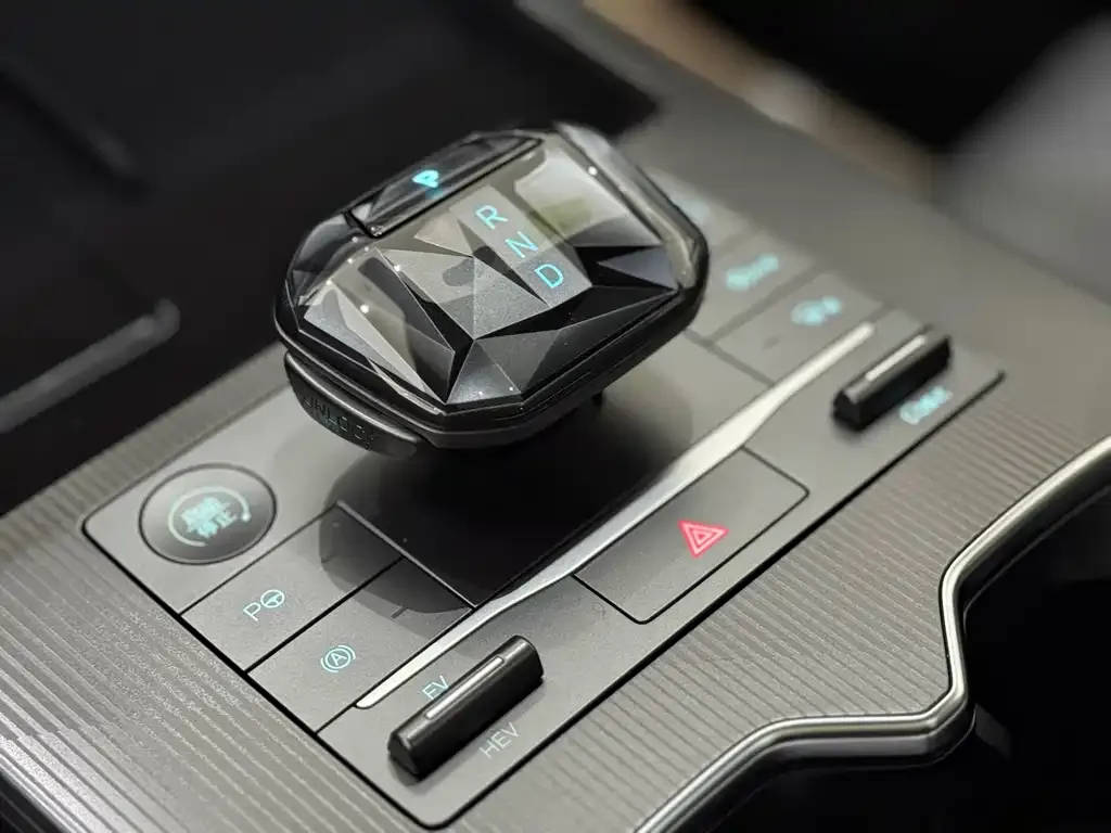 BYD L DM-i 2025 из CN, фото 5