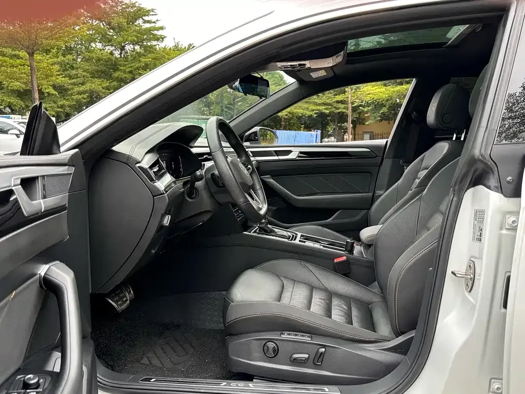 Volkswagen CC 2021 из CN, фото 2