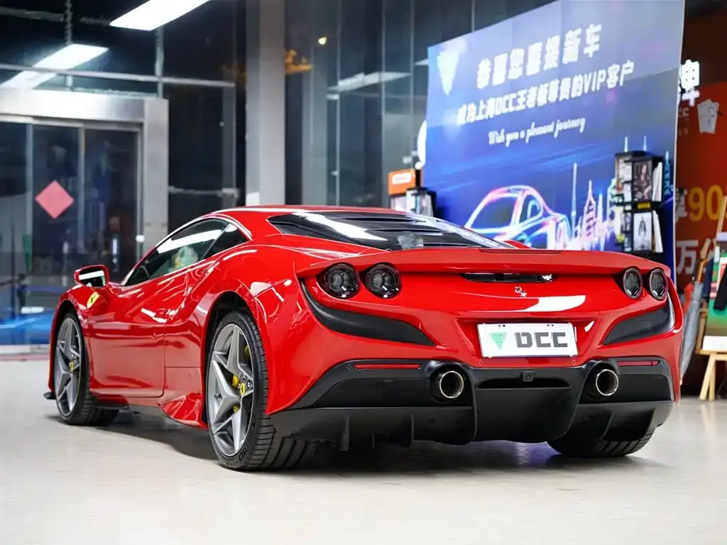 Ferrari F8 — фото 8