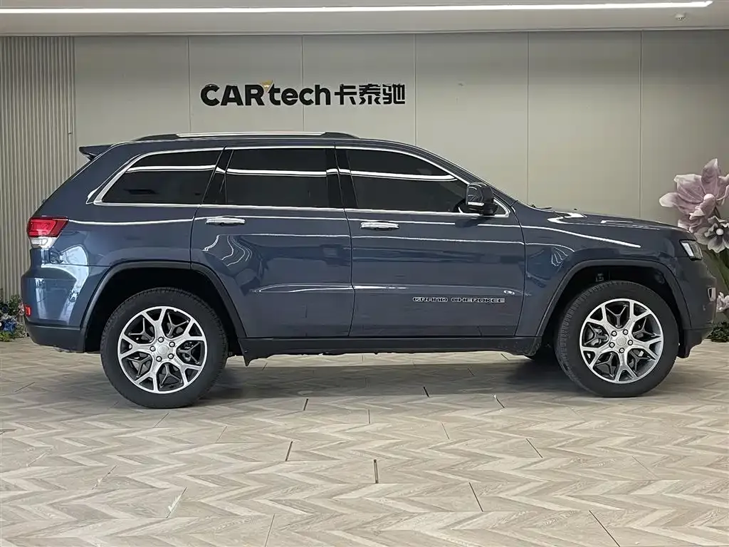 Jeep Grand Cherokee (Import) 2022 из CN, фото 10