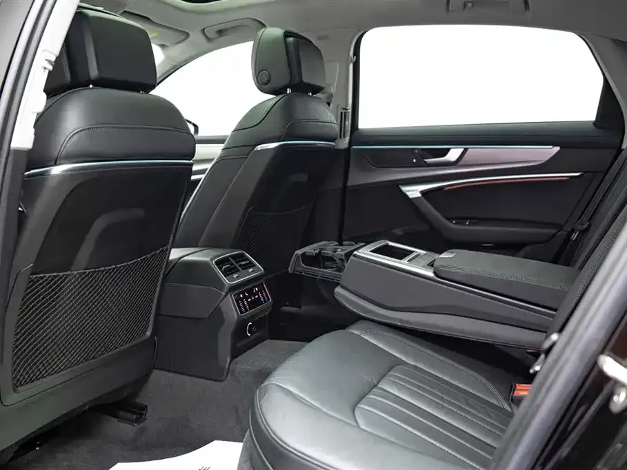 Audi A6L 2021 из CN, фото 3